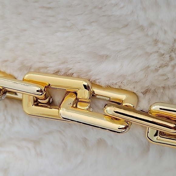 NWOT gray bag with chain strap - Picture 2 of 2